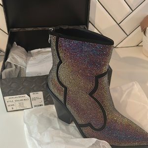 Gorgeous Rhinestone Western style Bootie